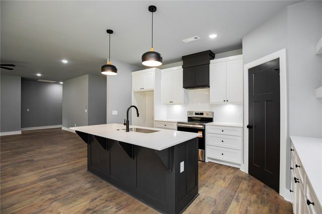 47 Overton Drive, Bella Vista, AR 72714