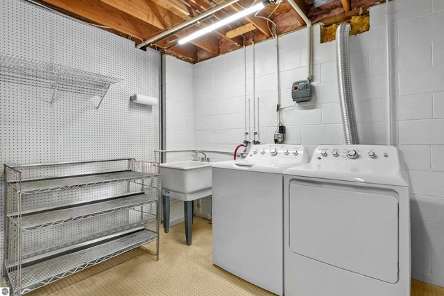 4281 Baywood Drive, Traverse City, MI 49686