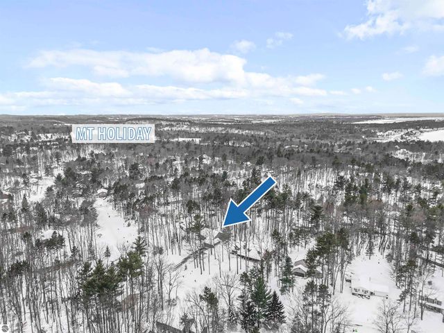 4281 Baywood Drive, Traverse City, MI 49686