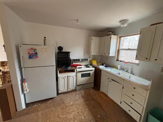 86 Elm Avenue, Nancy, KY 42544
