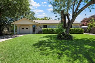 206 W Foster Drive, Robinson, TX 76706