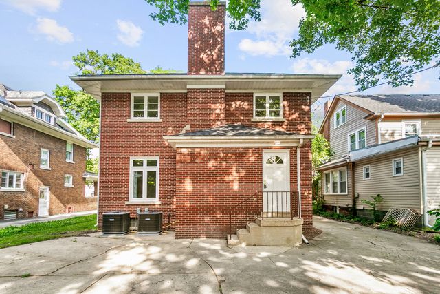622 Sexton Street, Aurora, IL 60505