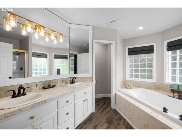 17769 Nw GILBERT Ln, Portland, OR 97229