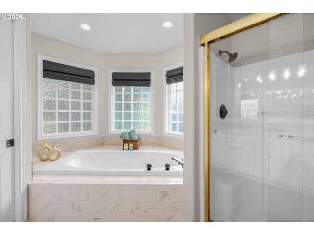17769 Nw GILBERT Ln, Portland, OR 97229