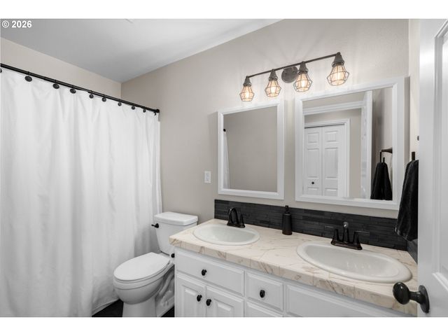 17769 Nw GILBERT Ln, Portland, OR 97229