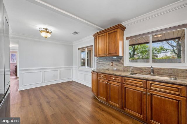 2154 SPROUL RD, Broomall, PA 19008