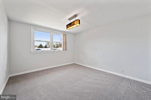 2154 SPROUL RD, Broomall, PA 19008