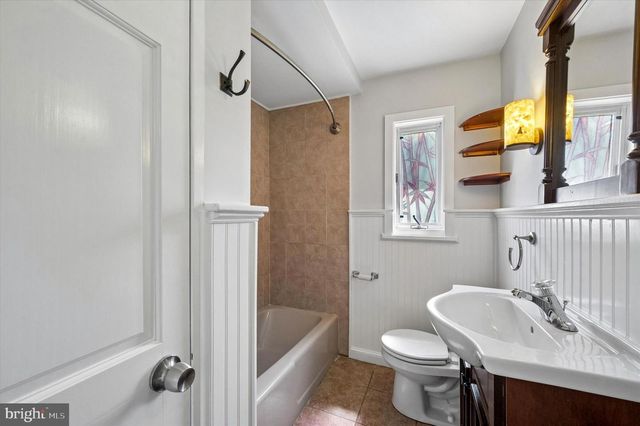 2154 SPROUL RD, Broomall, PA 19008