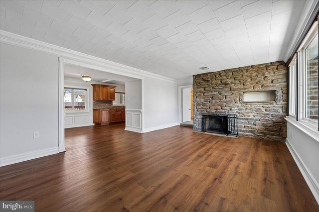 2154 SPROUL RD, Broomall, PA 19008