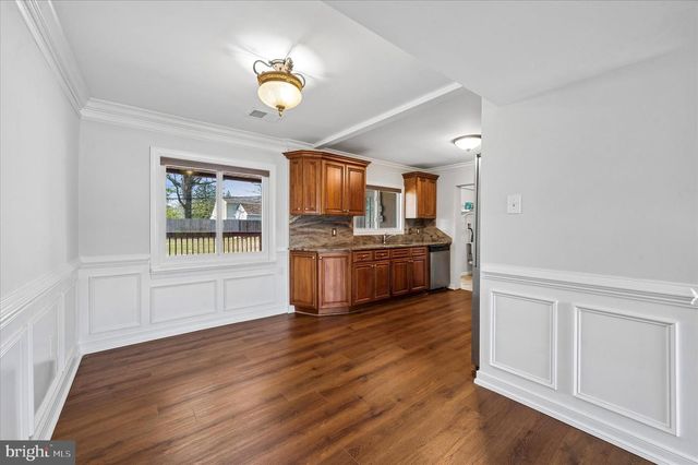 2154 SPROUL RD, Broomall, PA 19008