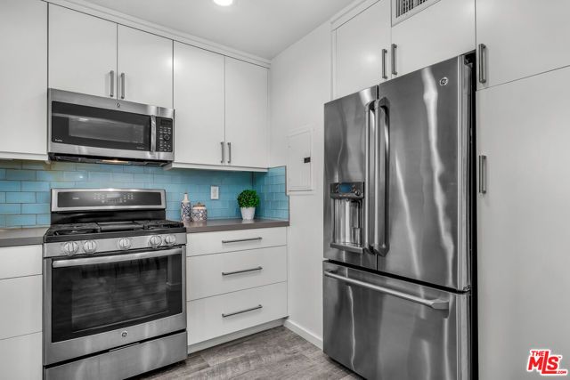 14238 Dickens Street 4, Sherman Oaks, CA 91423