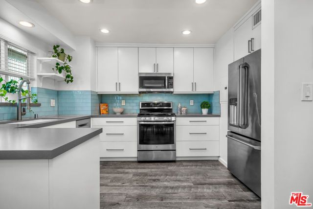 14238 Dickens Street 4, Sherman Oaks, CA 91423