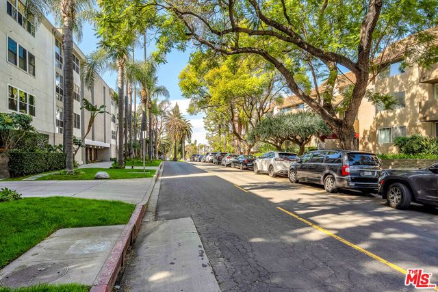 14238 Dickens Street 4, Sherman Oaks, CA 91423