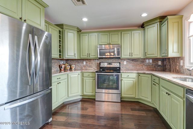 149 Pinewood Road, Toms River, NJ 08753