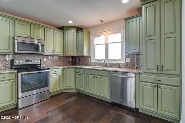 149 Pinewood Road, Toms River, NJ 08753