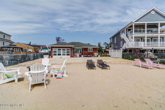 149 Pinewood Road, Toms River, NJ 08753
