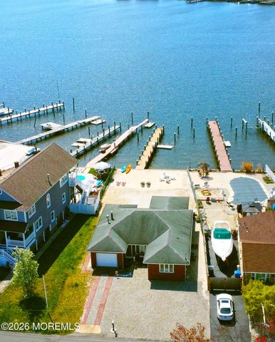 149 Pinewood Road, Toms River, NJ 08753