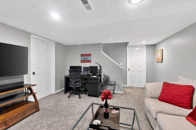 3395 Eastwoodlands Trail, Hilliard, OH 43026