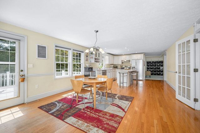 3 Indian Fern Dr, Nashua, NH 03062