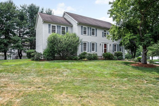 3 Indian Fern Dr, Nashua, NH 03062
