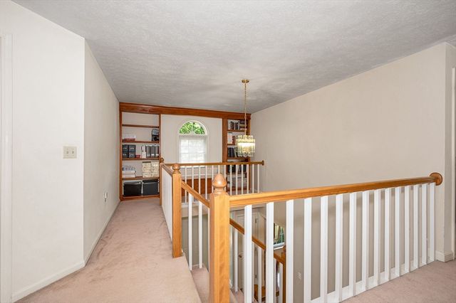3 Indian Fern Dr, Nashua, NH 03062