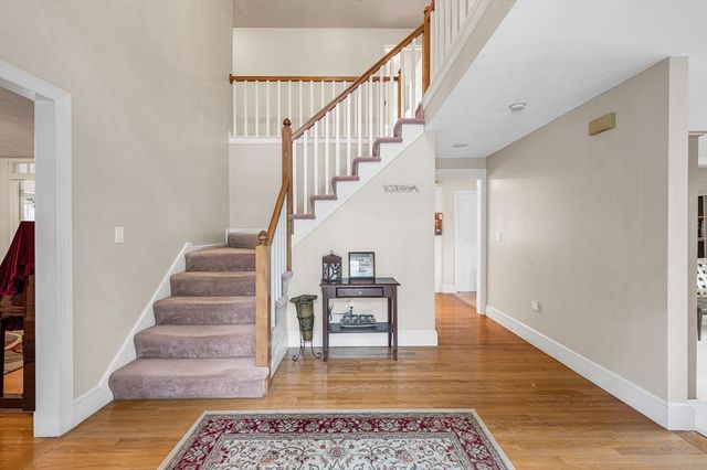 3 Indian Fern Dr, Nashua, NH 03062