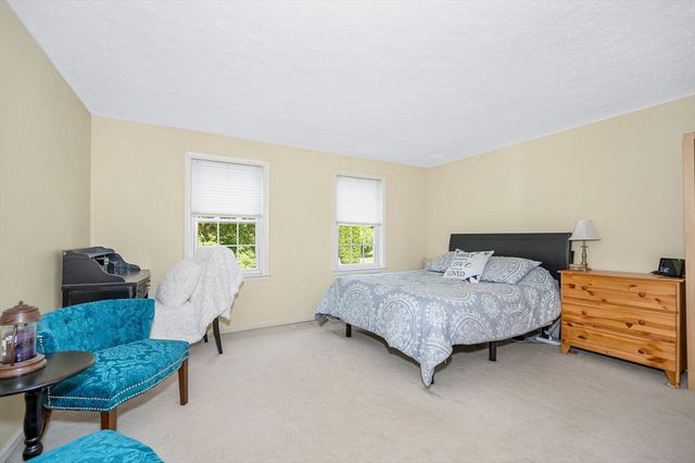 3 Indian Fern Dr, Nashua, NH 03062