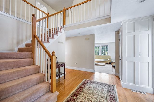 3 Indian Fern Dr, Nashua, NH 03062