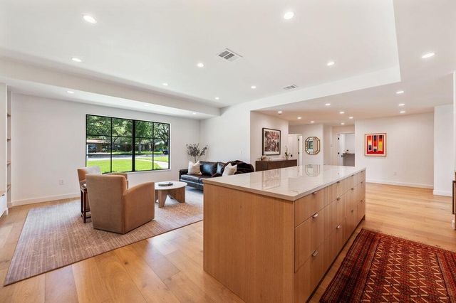 2517 Great Oaks PKWY, Austin, TX 78756