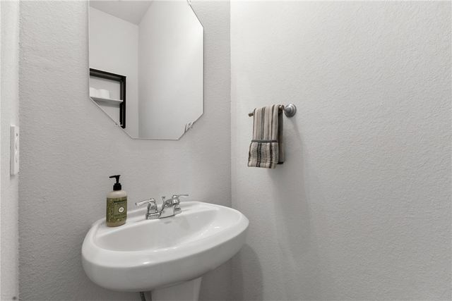 976 Rice Drive, Bryan, TX 77803