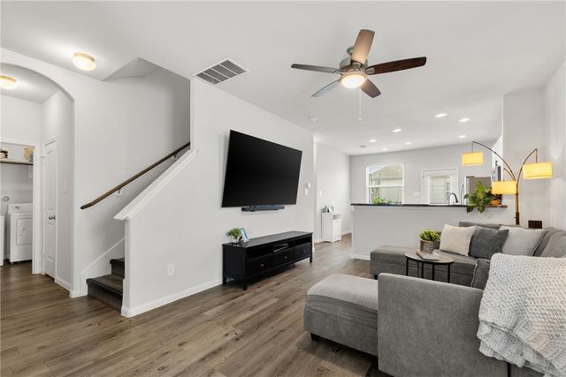 976 Rice Drive, Bryan, TX 77803