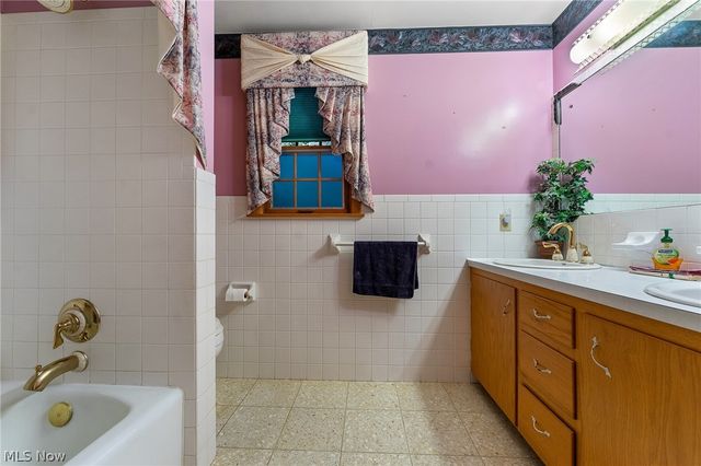 270 Benton Street, Austintown, OH 44515