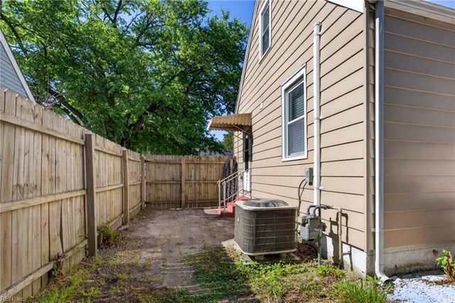 3304 Winchester DR, Portsmouth, VA 23707
