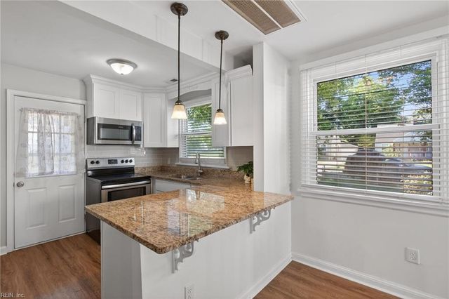 3304 Winchester DR, Portsmouth, VA 23707