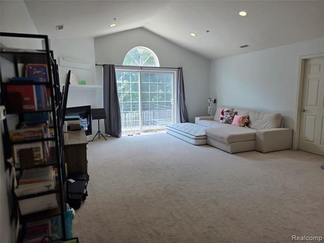 22202 Alexa Drive, Walled Lake, MI 48390