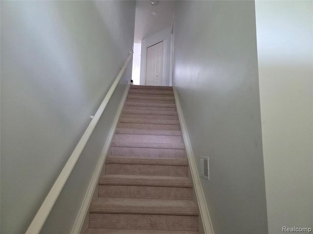 22202 Alexa Drive, Walled Lake, MI 48390