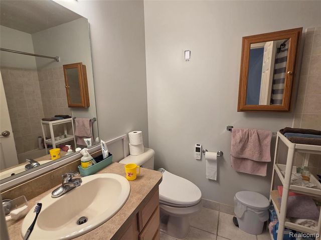 22202 Alexa Drive, Walled Lake, MI 48390