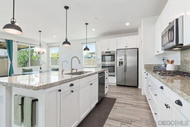 36688 Summer Dain Ln, Wildomar, CA 92595
