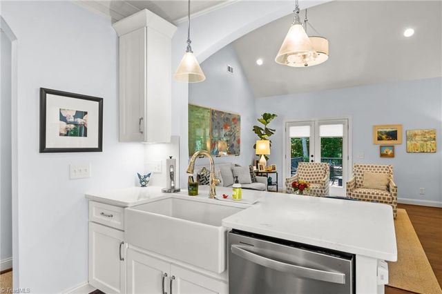 2261 Cambridge Oaks Drive, High Point, NC 27262
