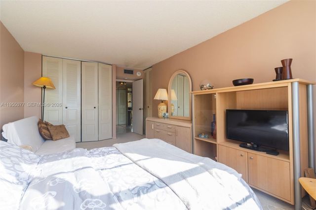 301 174th St 1912, Sunny Isles Beach, FL 33160