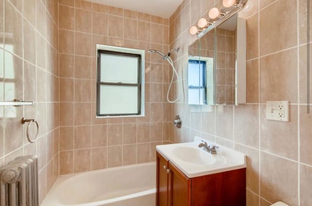 4444 W Gunnison Street 2, Chicago, IL 60630
