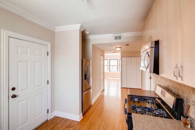 4444 W Gunnison Street 2, Chicago, IL 60630