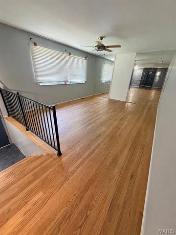 2350 Palm Drive, Florissant, MO 63031