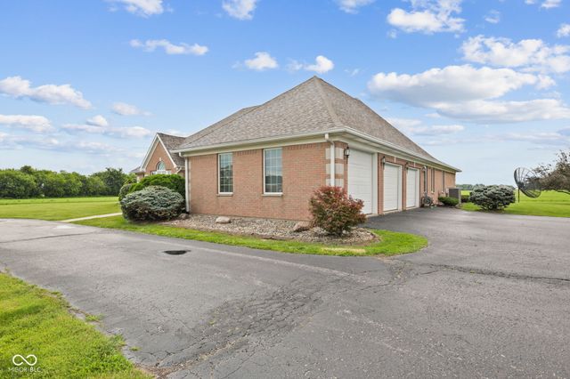6485 W 100 S, Shelbyville, IN 46176