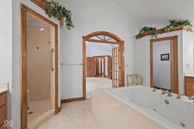 6485 W 100 S, Shelbyville, IN 46176