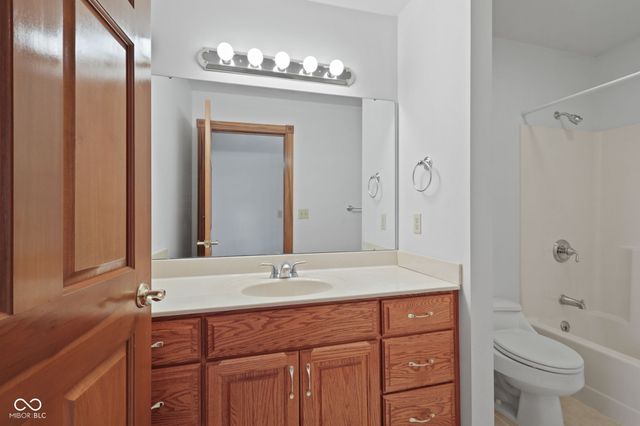 6485 W 100 S, Shelbyville, IN 46176