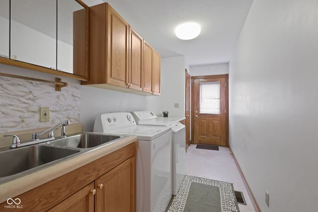 6485 W 100 S, Shelbyville, IN 46176