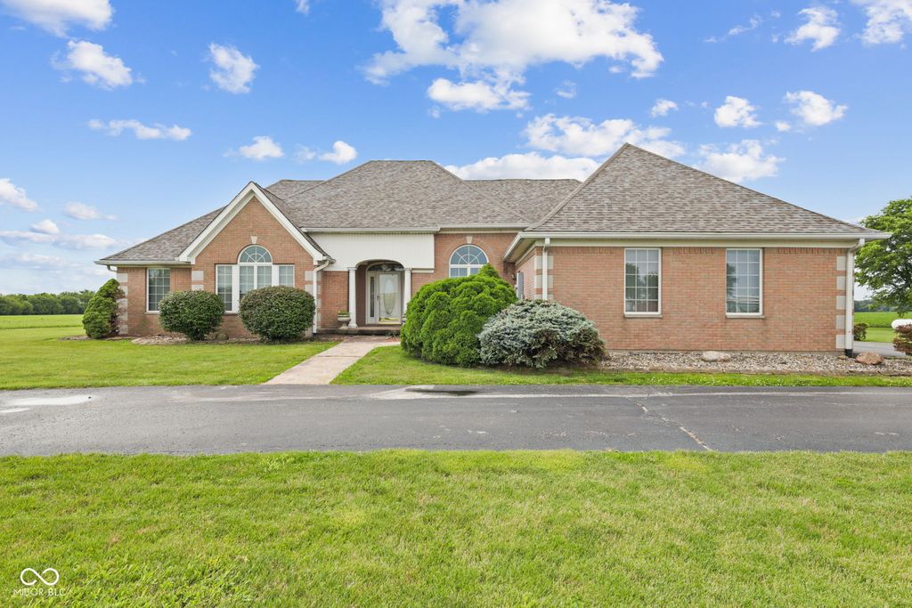 6485 W 100 S, Shelbyville, IN 46176