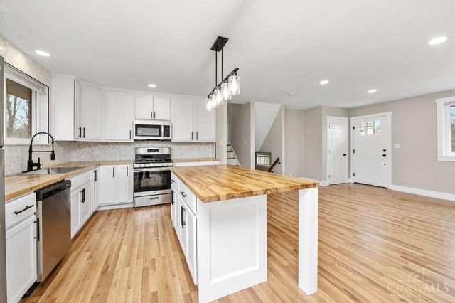 718 E Levitt Place, Union Twp, OH 45245