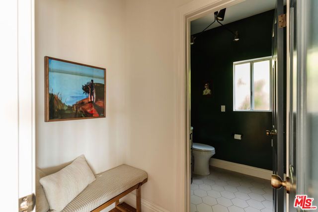 3823 Franklin Avenue, Los Angeles, CA 90027